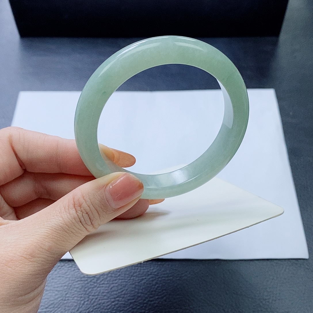 翡翠手镯未镶嵌55.8圈口