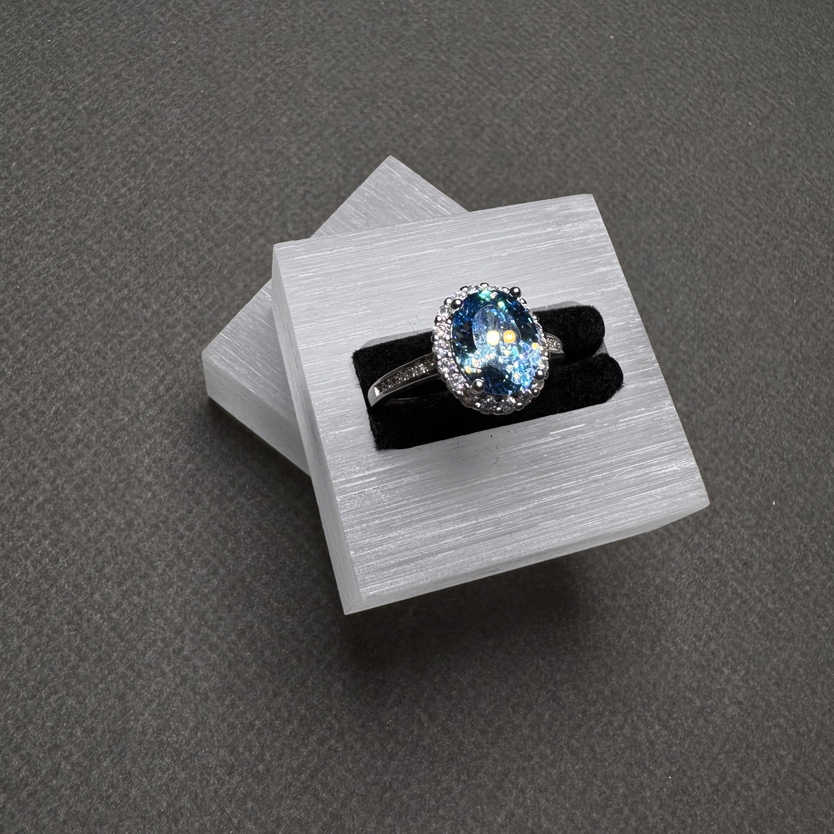 圣玛利亚海蓝色一抹海洋蓝豪镶