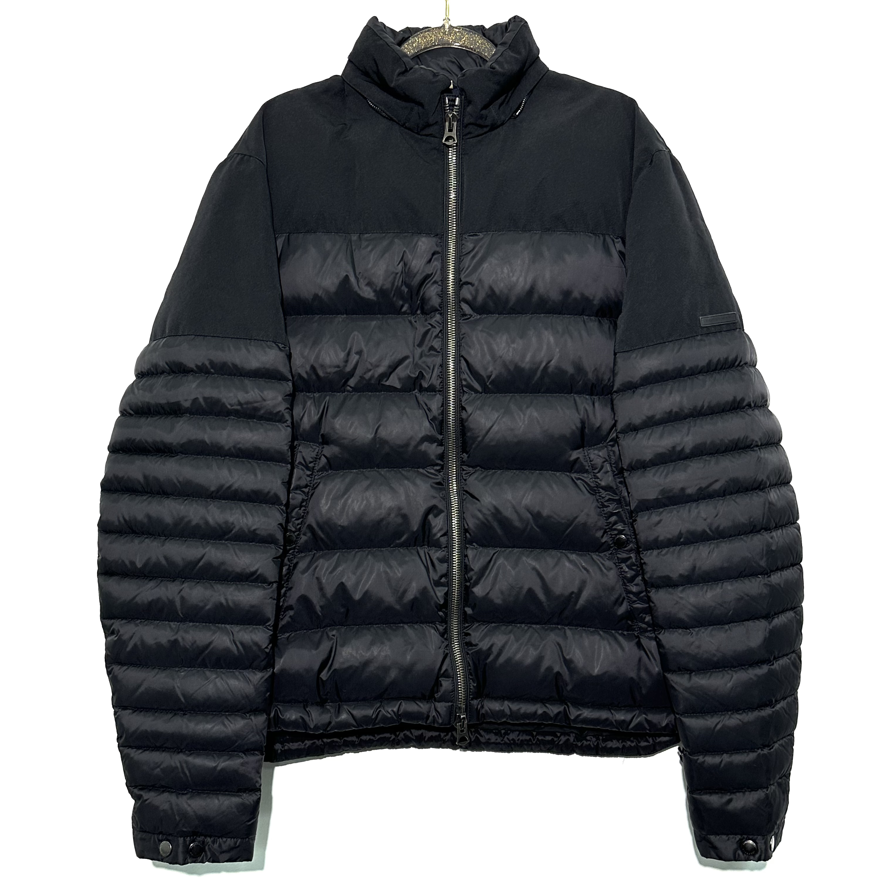 未使用 BURBERRY/博柏利 M码 经典logo黑色羽绒服外套 0674
