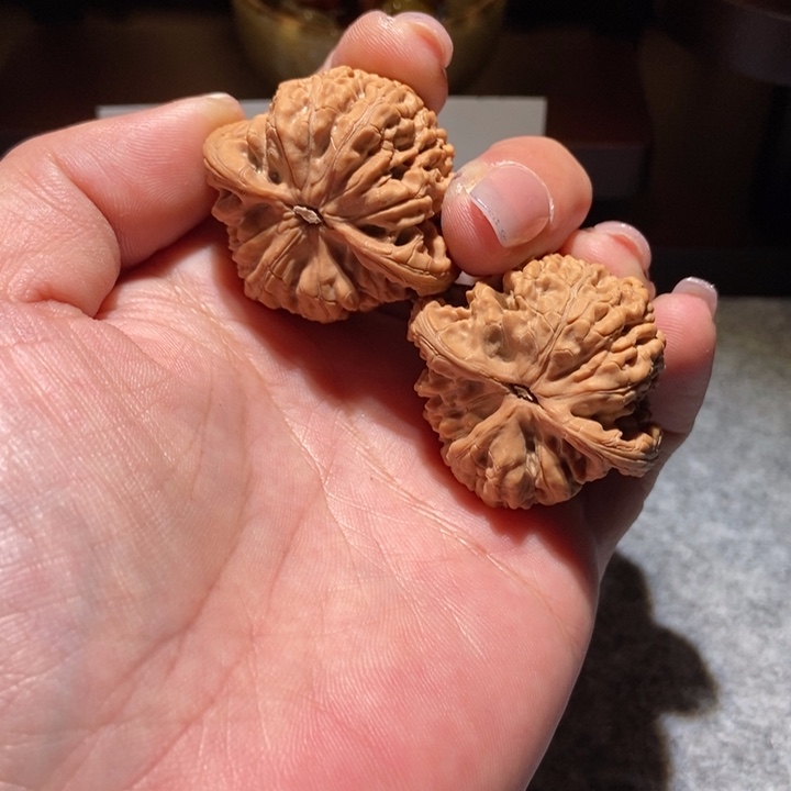 ****行文玩核桃吊坠南疆