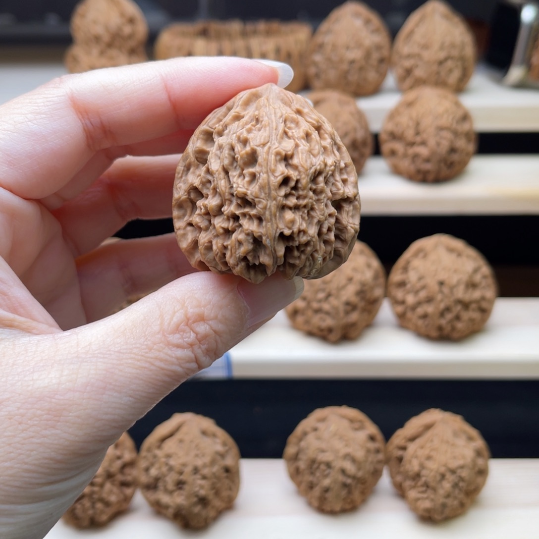 汐***丽把件文玩核桃涿鹿