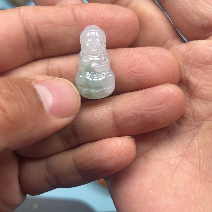 翡翠颈饰未镶嵌宝宝佛