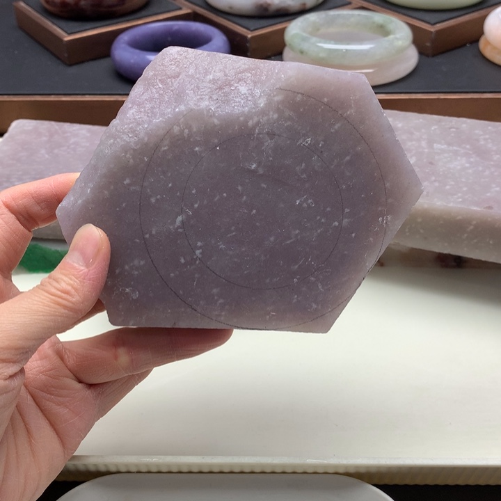 小***觉石英岩玉未镶嵌手镯