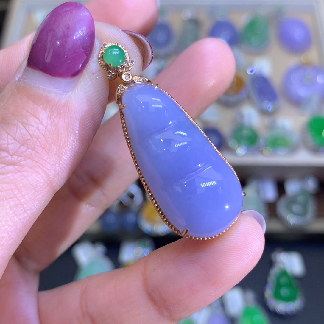 翡翠颈饰18K金镶嵌翡翠