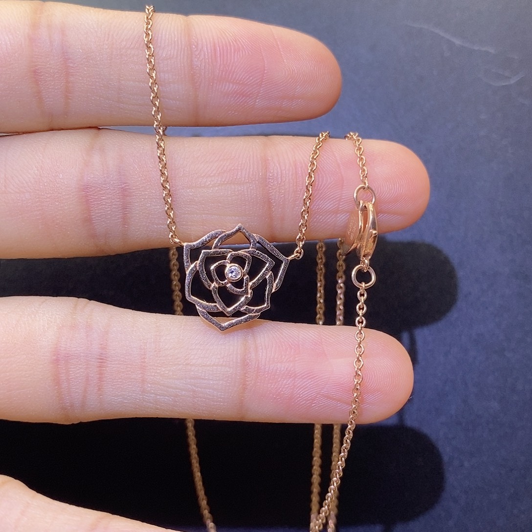 颈饰18K金镶嵌钻石玫瑰花项链