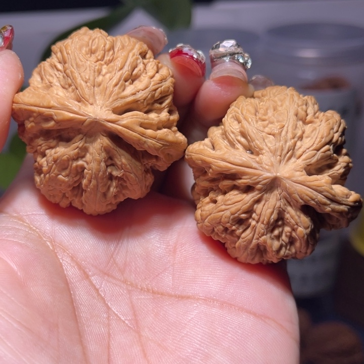 桃核把件              43粗筋50.2克