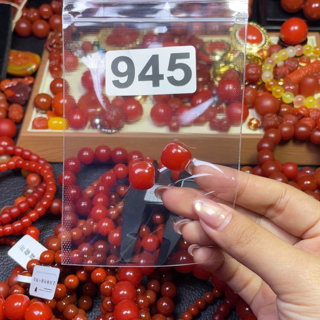 南红玛瑙颈饰合金时****●