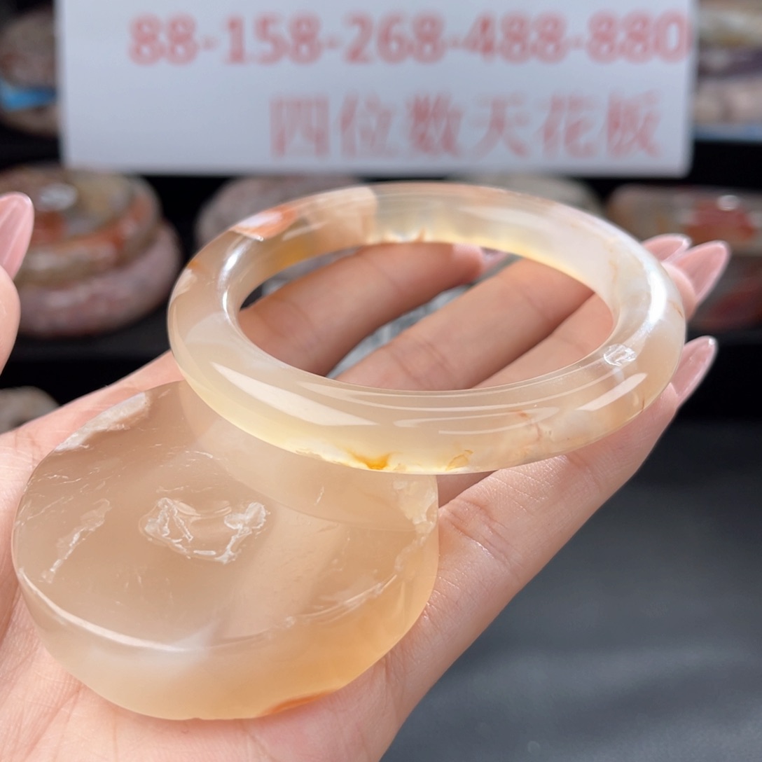 石英质玉手镯未镶嵌55