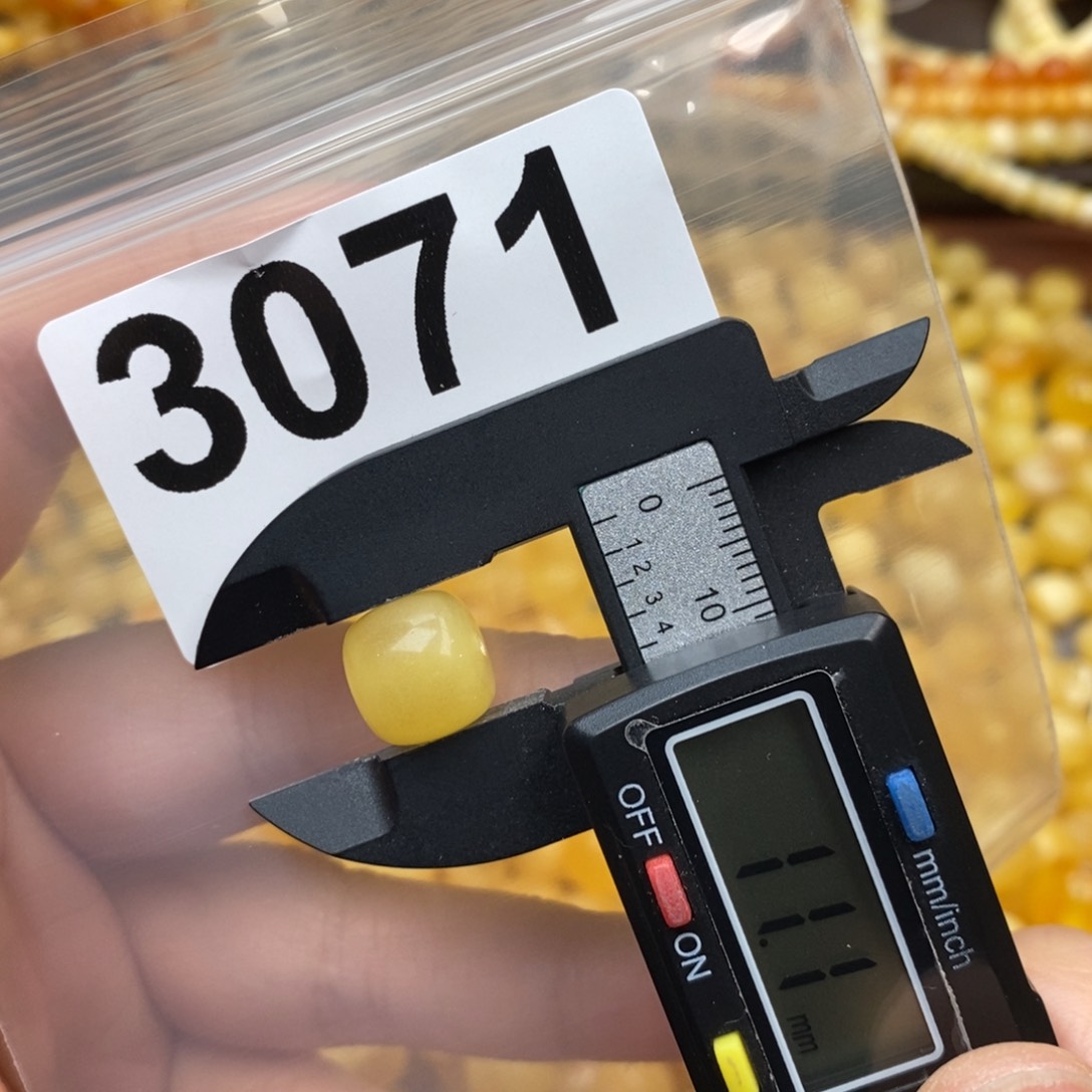 蜜蜡珠宝奇石未镶嵌