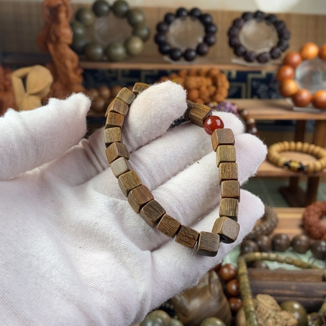 维腊木（绿檀）手串/手链?