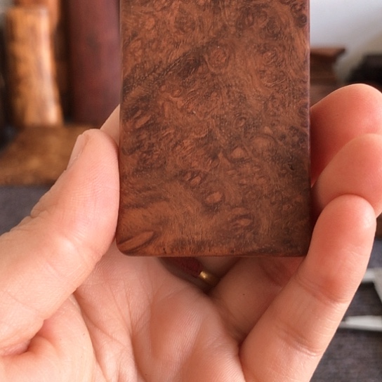 缅甸花梨留疤小牌子