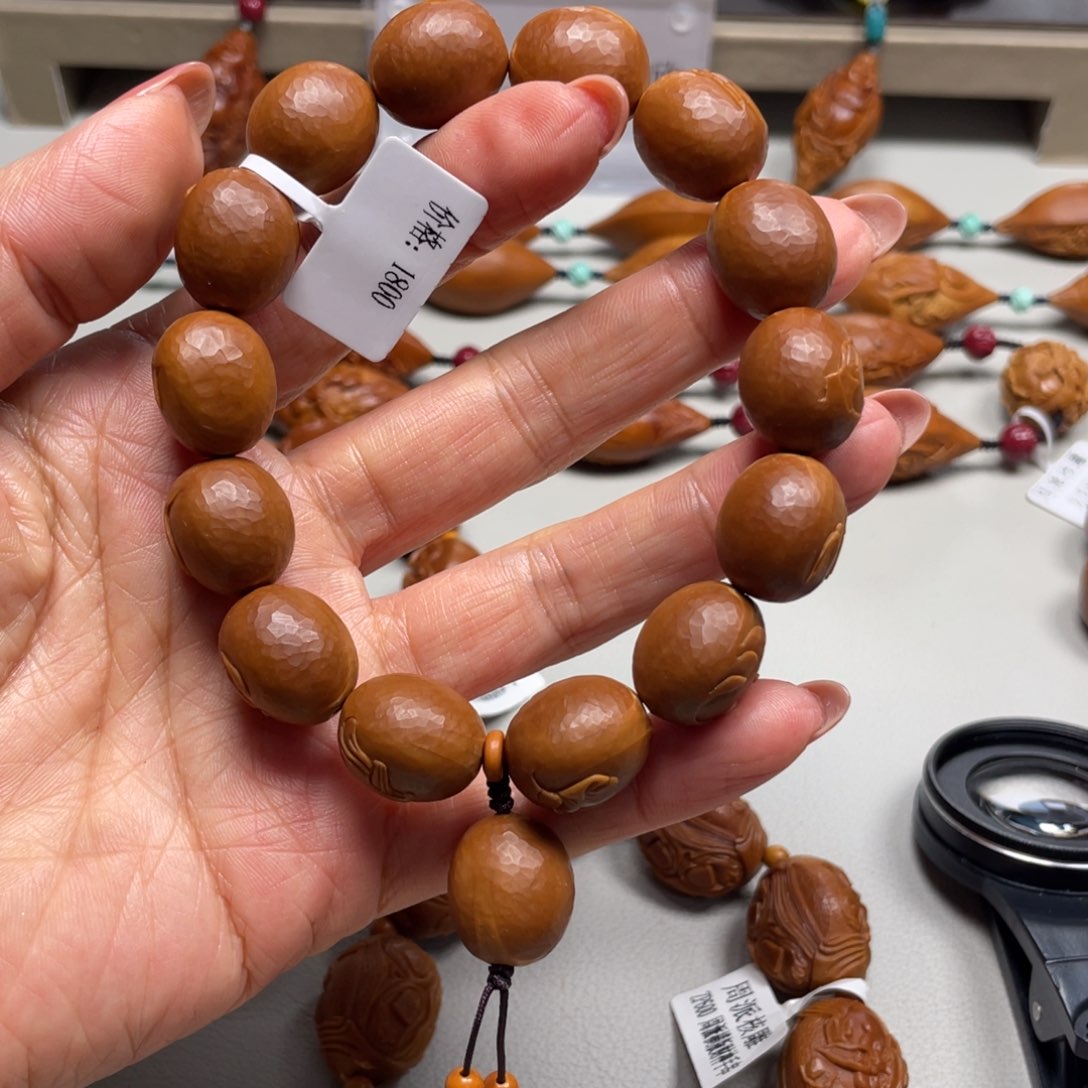 橄榄核手串橄榄核雕工艺