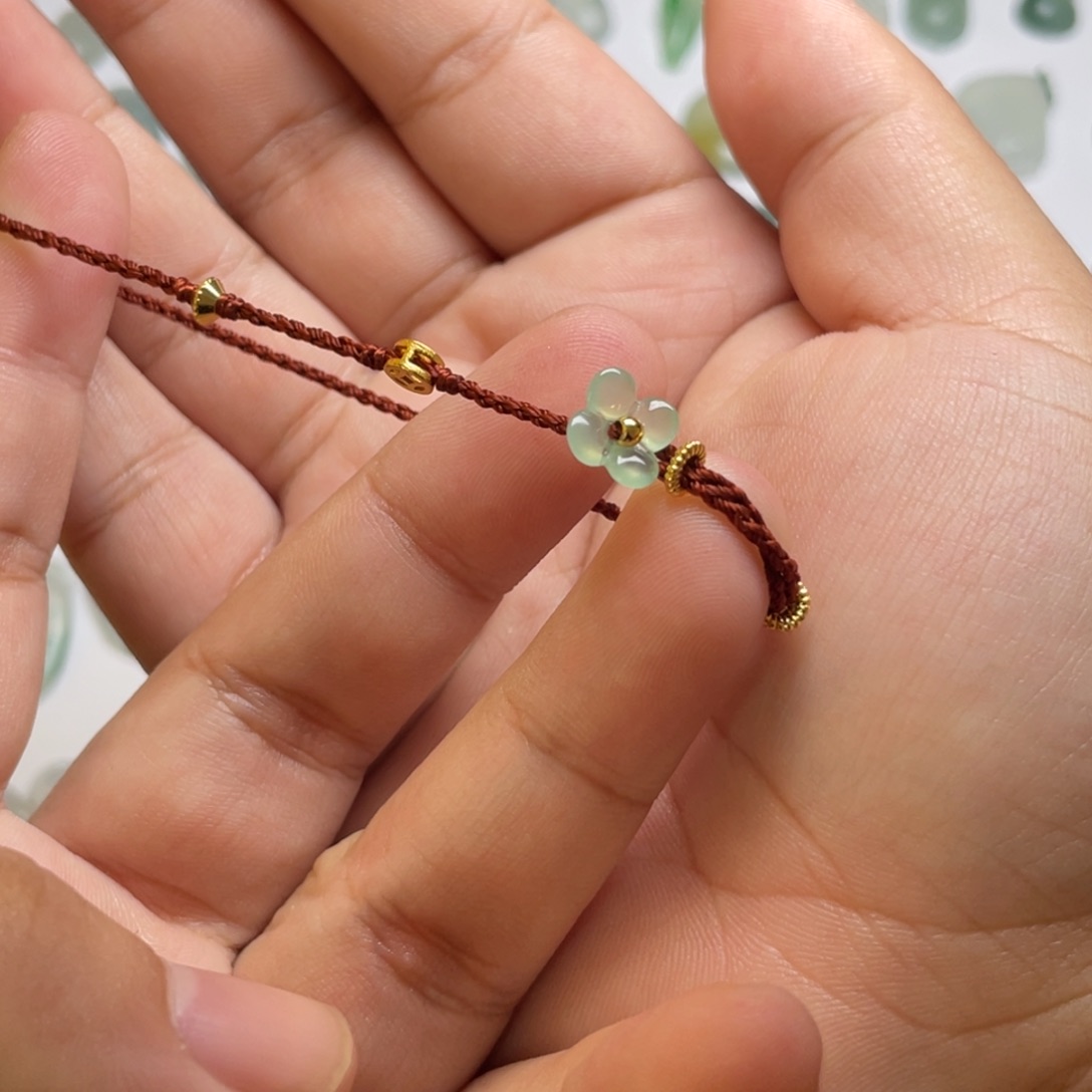 翡翠未镶嵌颈饰花花