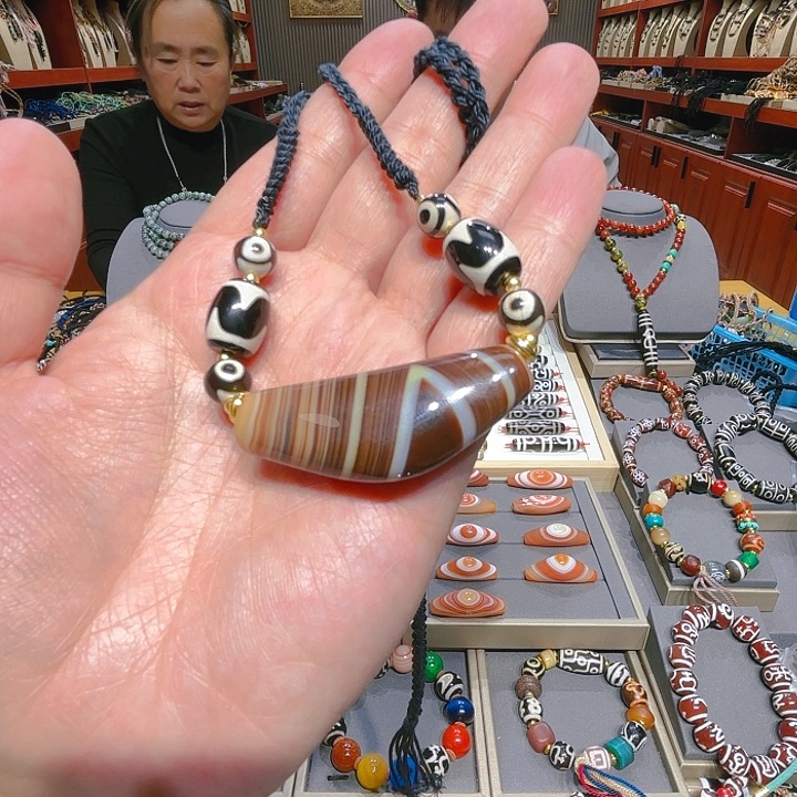 未镶嵌玛瑙/玉髓珠宝奇石