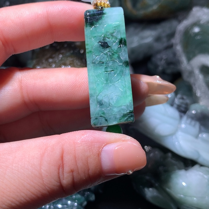 翡翠未镶嵌颈饰保真天然A貨翡翠 