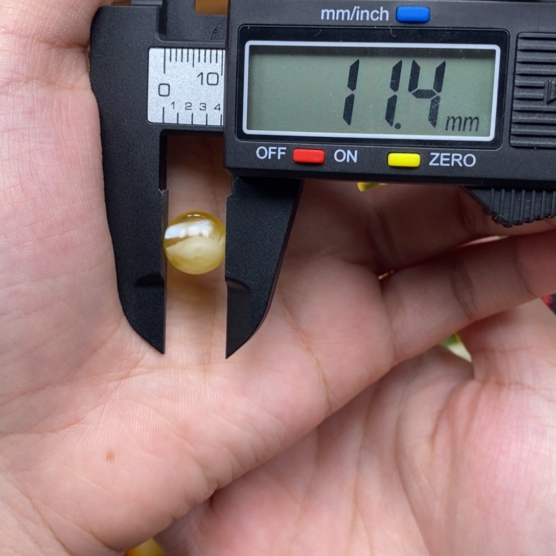 未镶嵌琥珀珠宝奇石