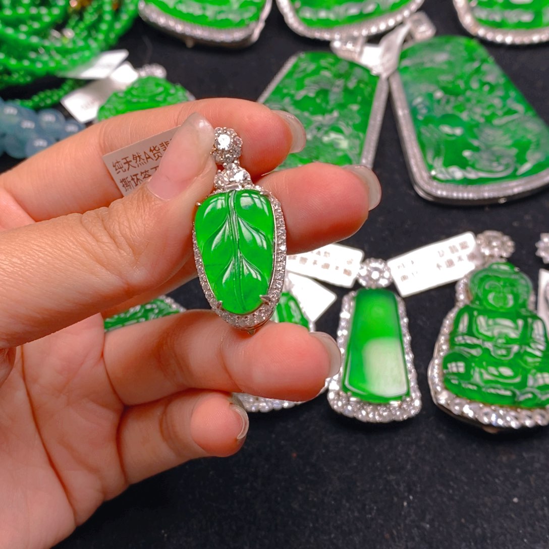 翡翠颈饰银S925镶嵌888888888