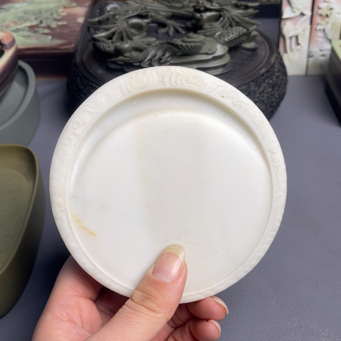 鼎***原易砚白玉岩圆形小砚台