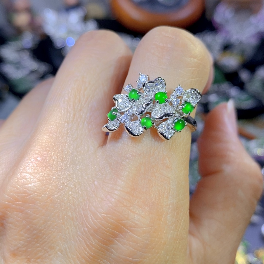 翡翠颈饰银S925镶嵌天然翡翠