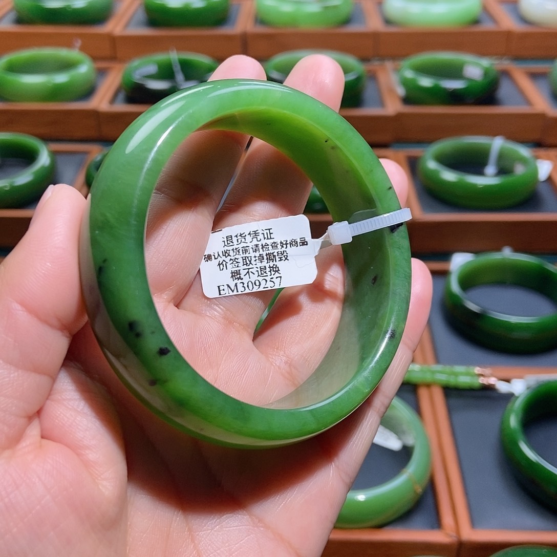 和田玉（碧玉）未镶嵌手镯阳绿5758