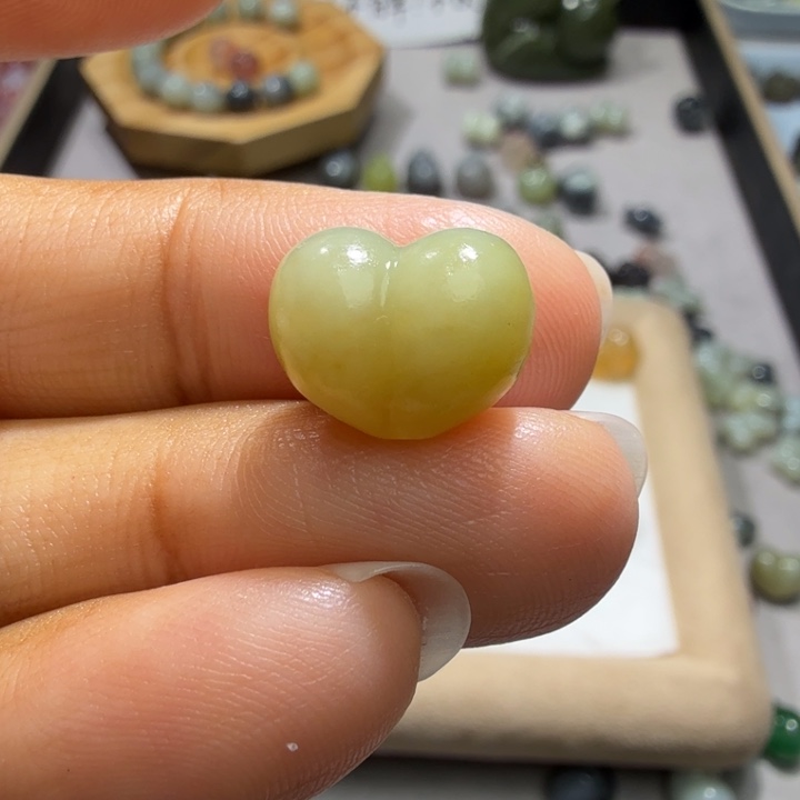 和田玉未镶嵌珠宝半成品