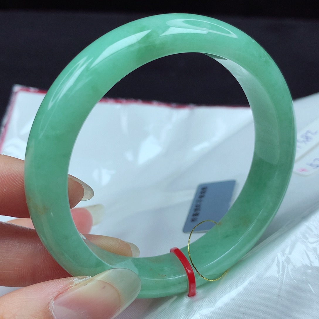 翡翠手镯未镶嵌57圈382