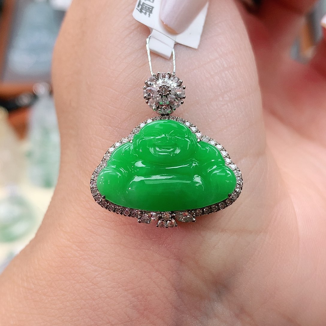 颈饰18K金镶嵌翡翠佛公