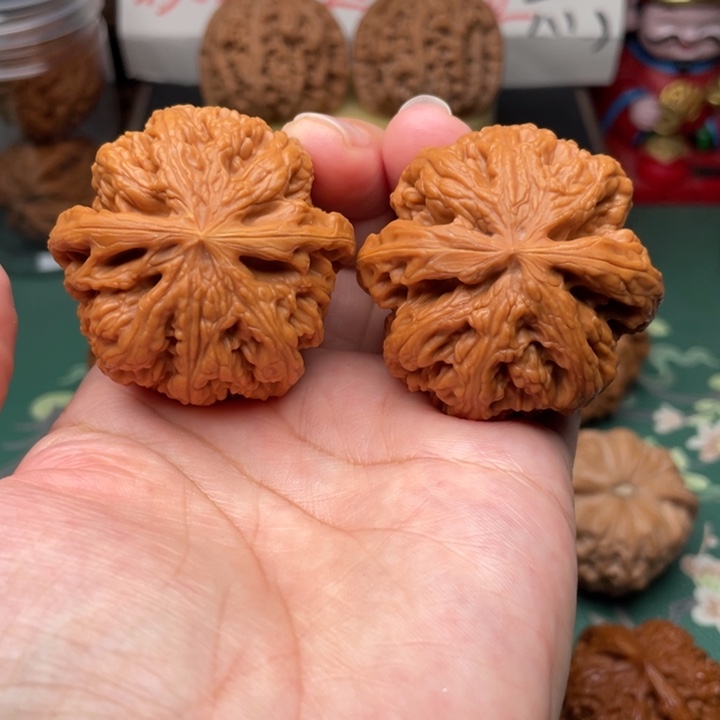 【闪购商品】把件文玩核桃44.5粗筋