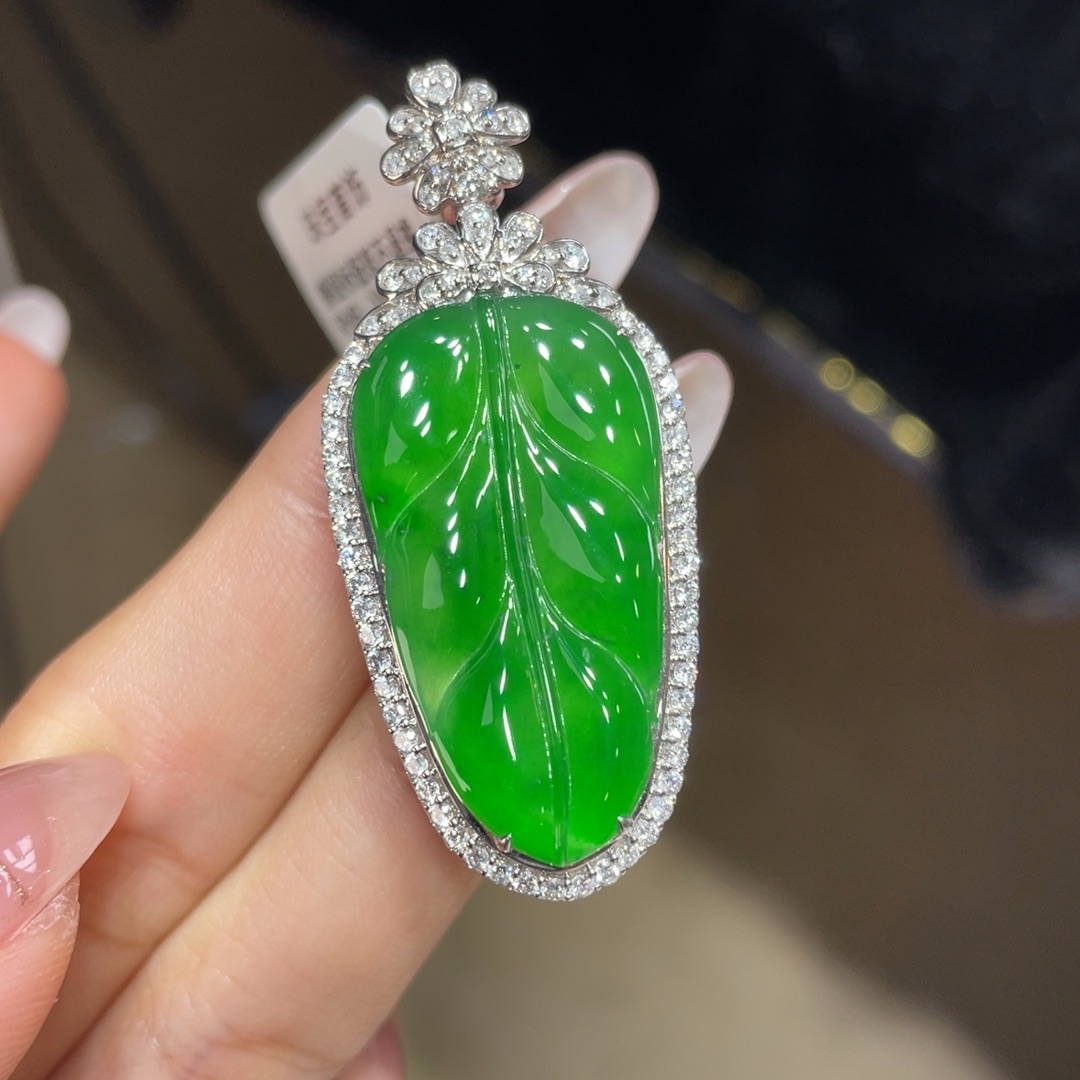 翡翠颈饰18K金镶嵌天然缅甸翡翠a货