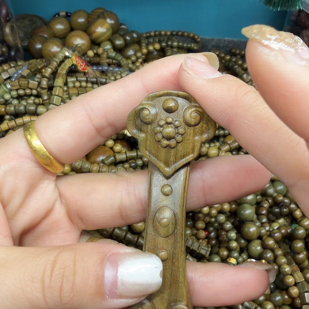 维腊木（绿檀）无事牌