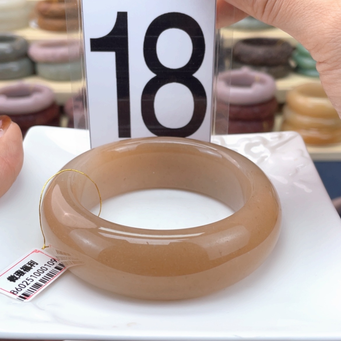 【闪购商品】石英质玉手镯未镶嵌