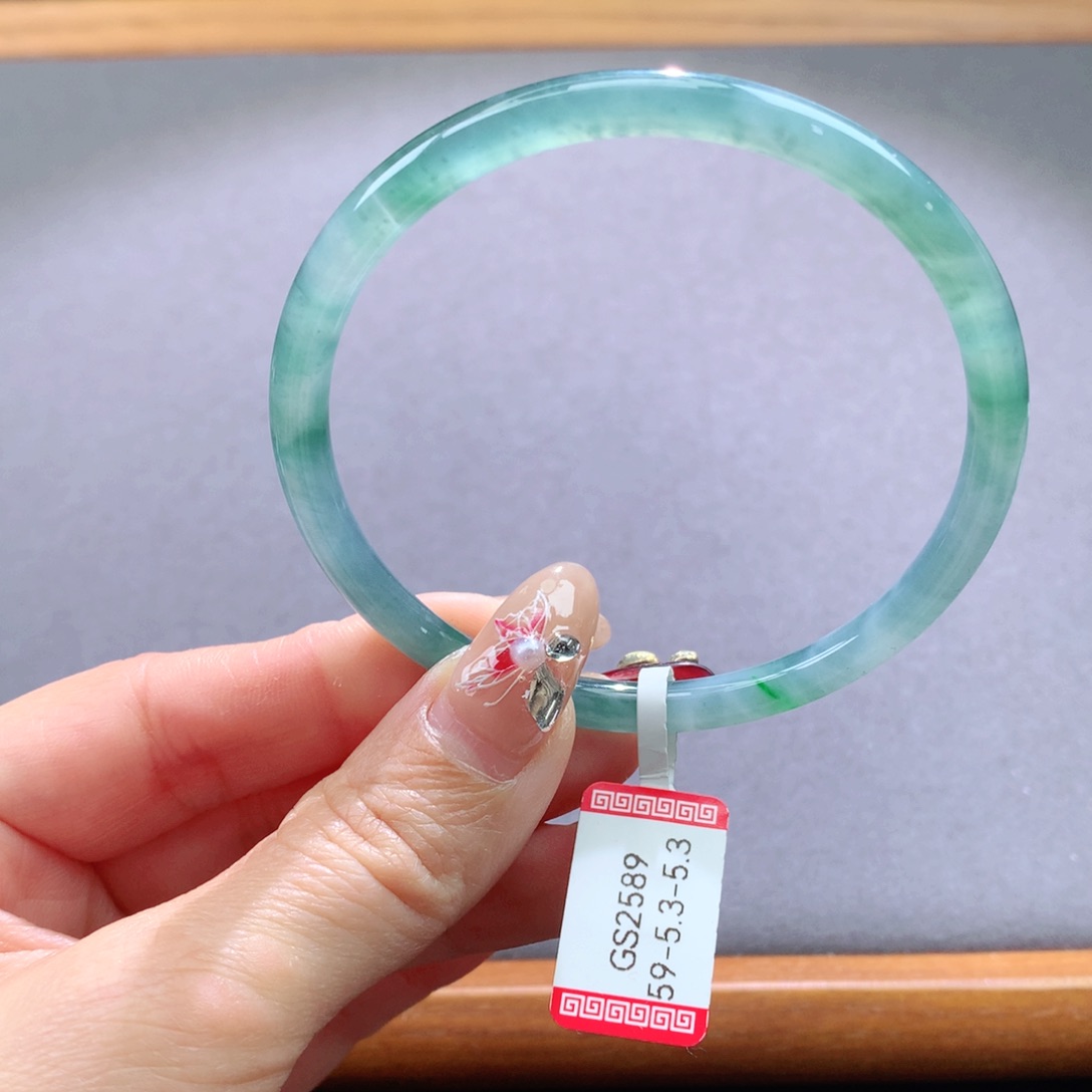 翡翠手镯未镶嵌天然翡翠手镯叮当镯