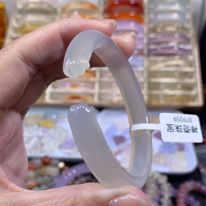 玛瑙/玉髓未镶嵌手镯
