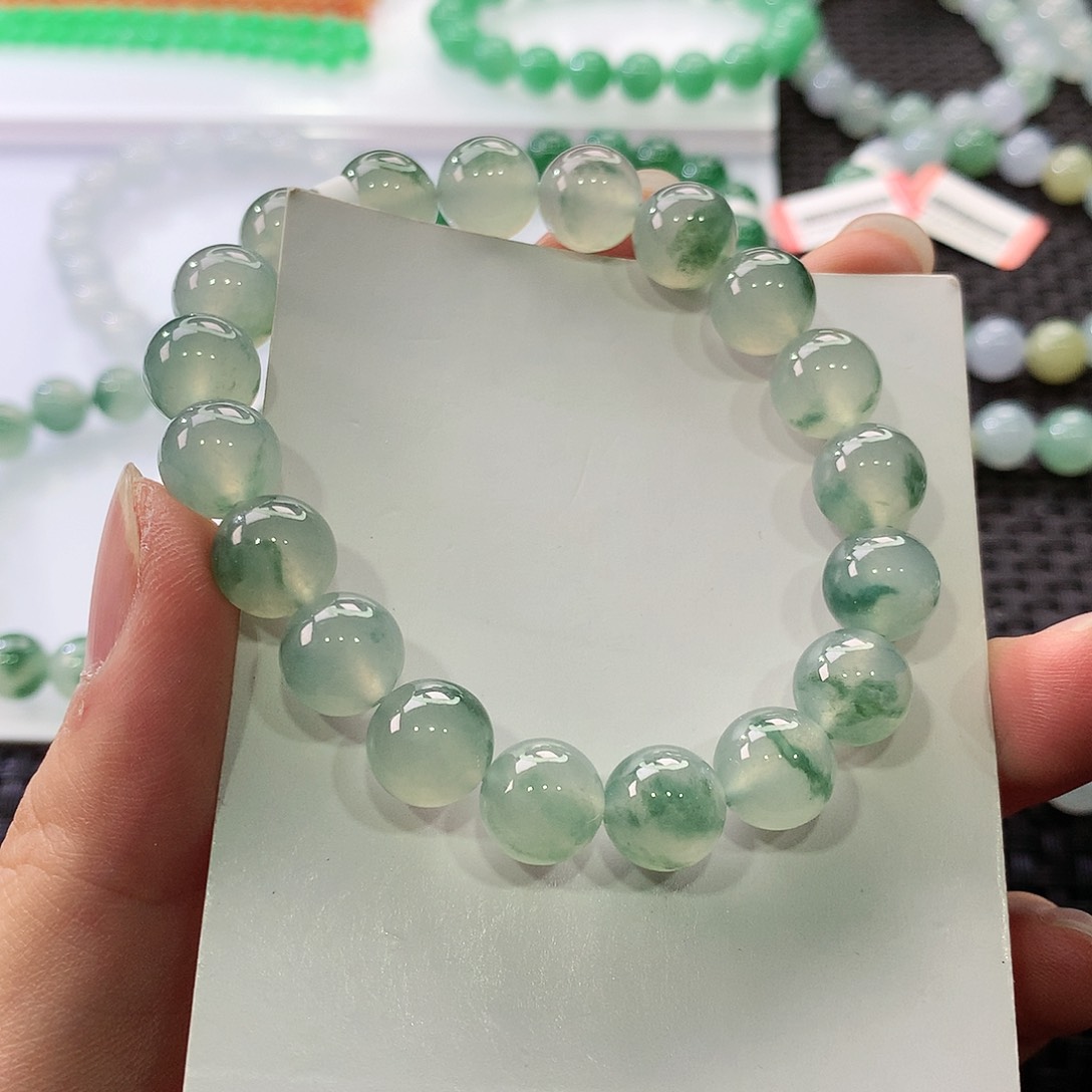 翡翠手链未镶嵌翡翠