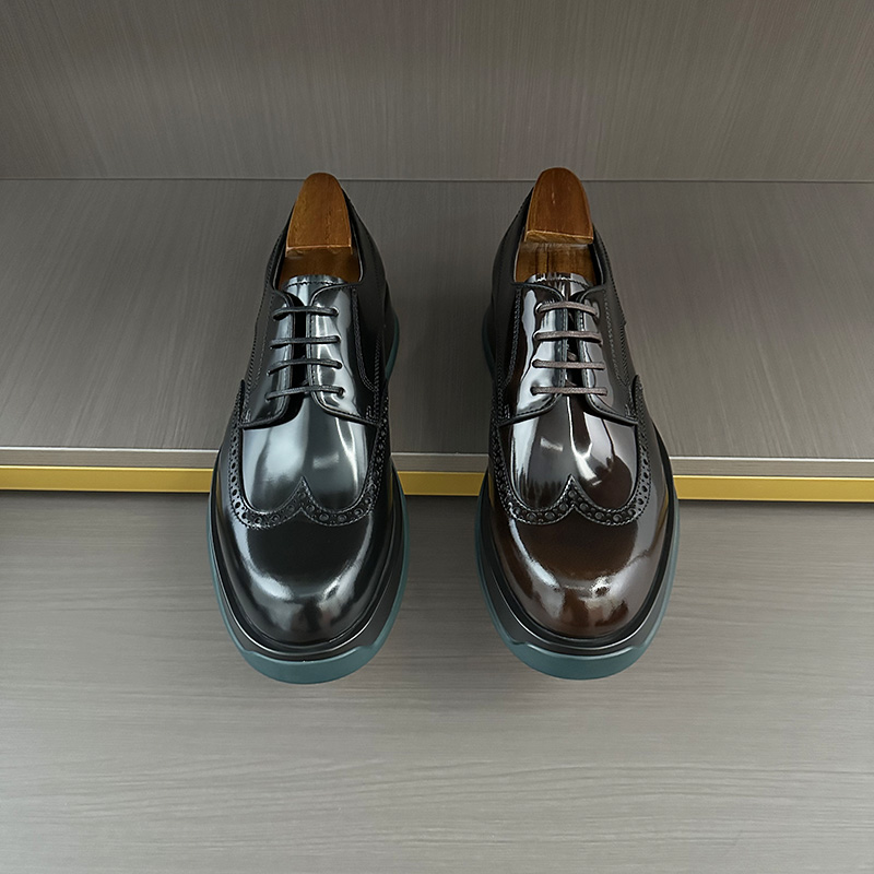 新款男士英伦风商务时尚真皮厚底百搭系带圆头复古布洛克德比鞋