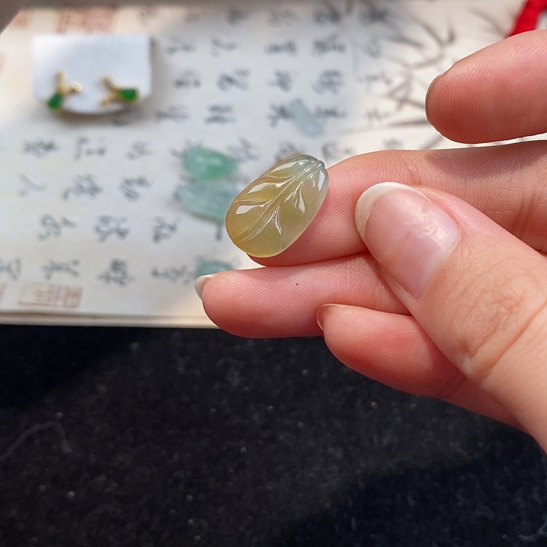 翡翠颈饰未镶嵌天然翡翠