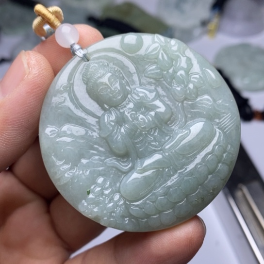 翡翠未镶嵌颈饰翡翠