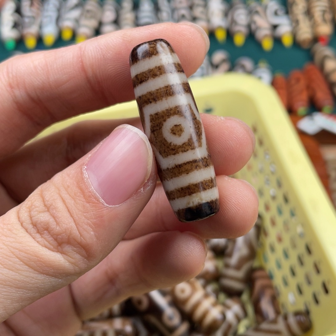 玛瑙/玉髓裸珠曲贡宝盖三