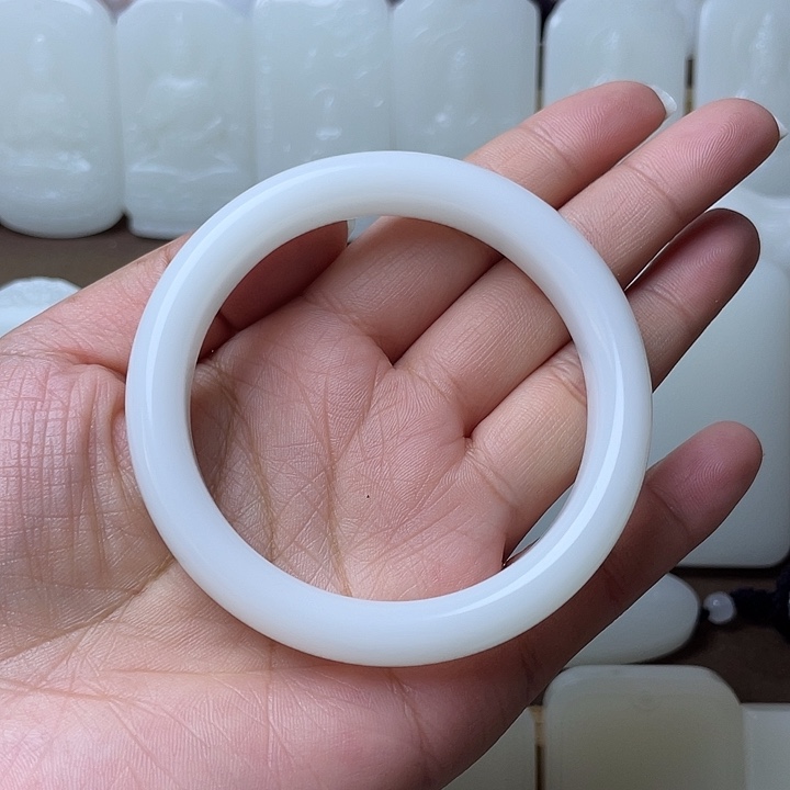 逐***人手镯356853688447