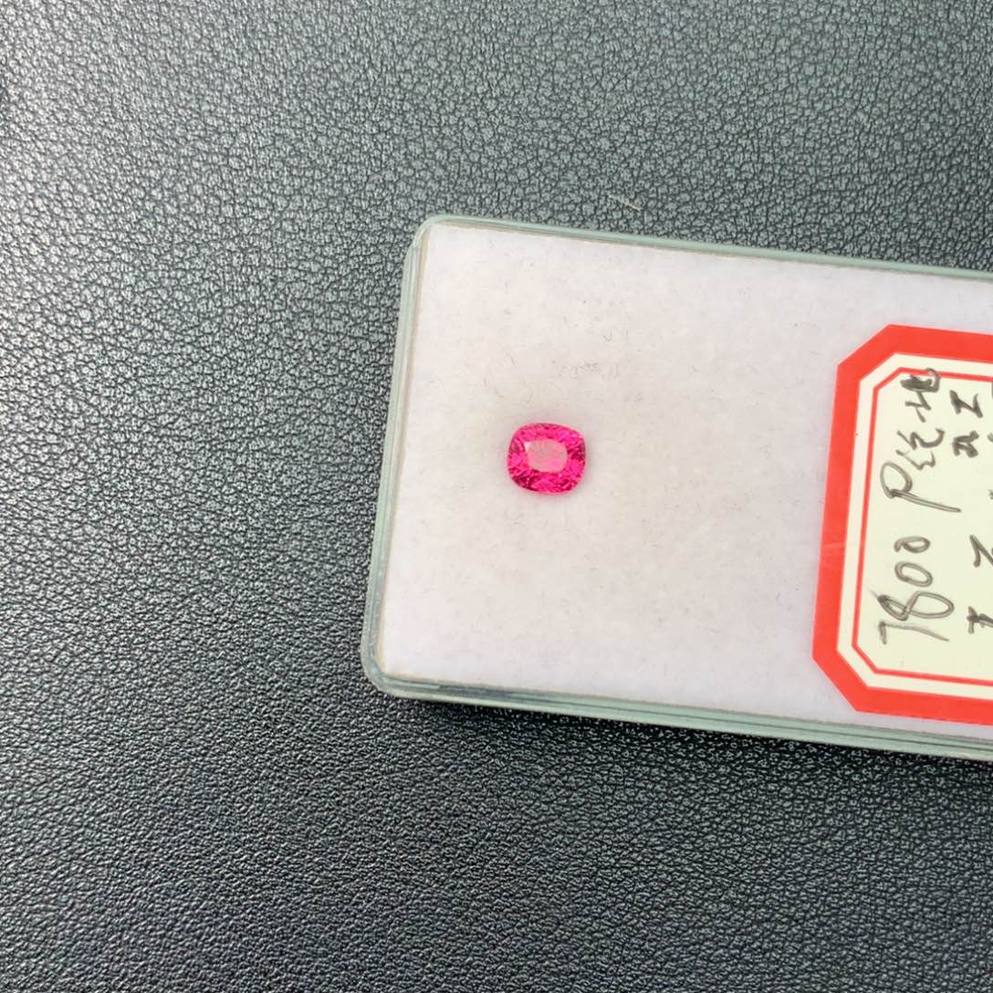 淡***虾裸石尖晶石缅甸绝地1.06ct