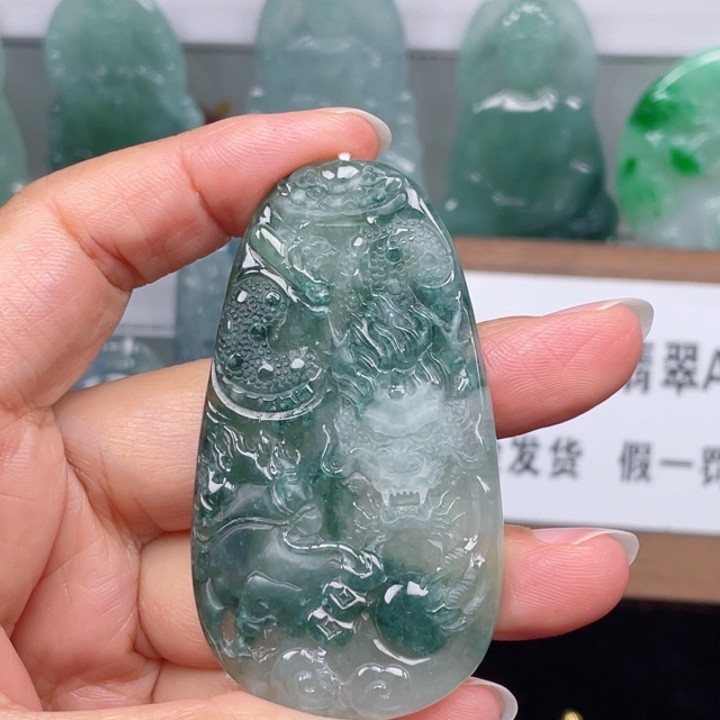 颈饰未镶嵌翡翠龙马精神