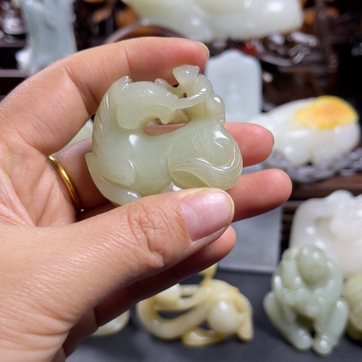 红***哥和田玉未镶嵌挂件