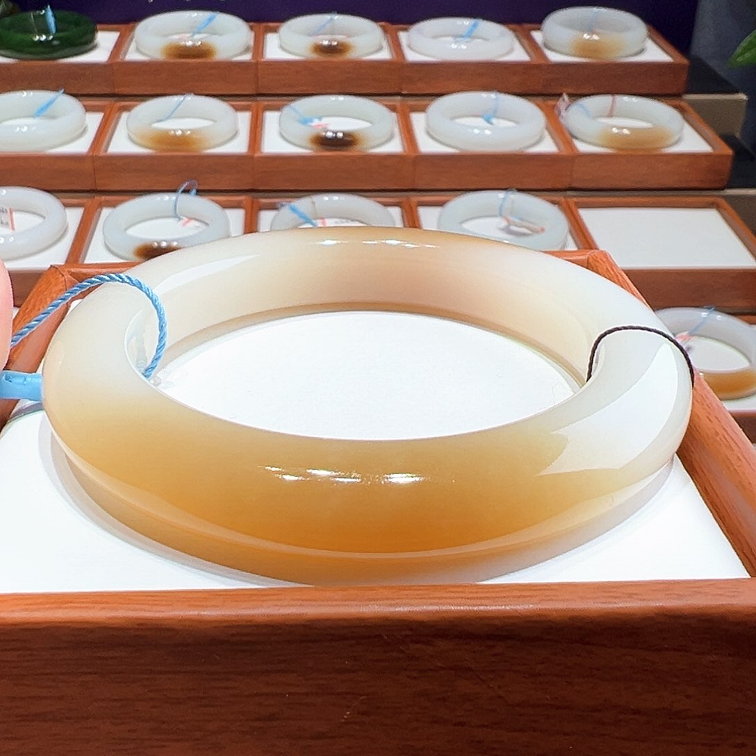 和田玉手镯6162未镶嵌