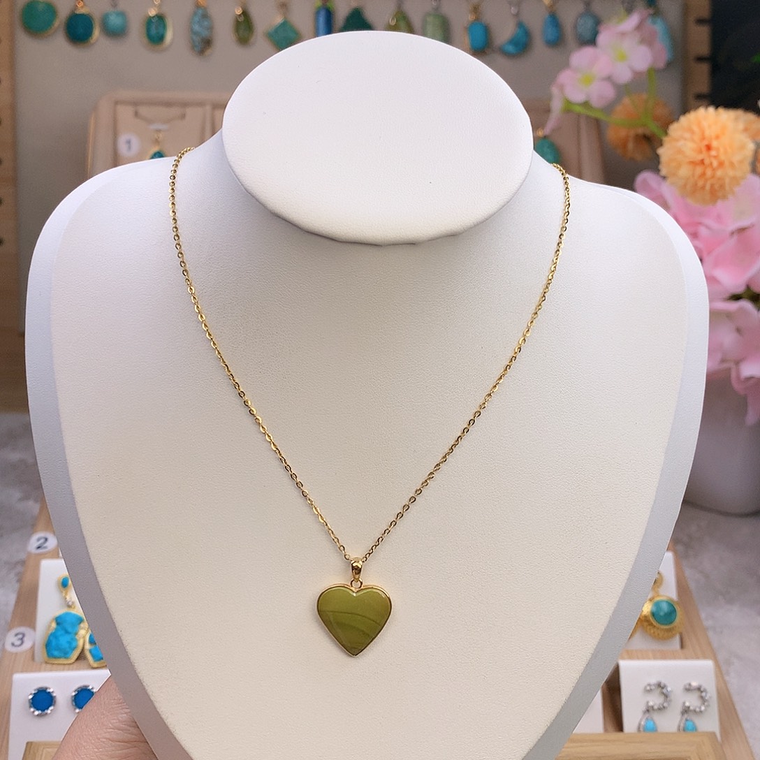 绿松石18K金镶嵌颈饰