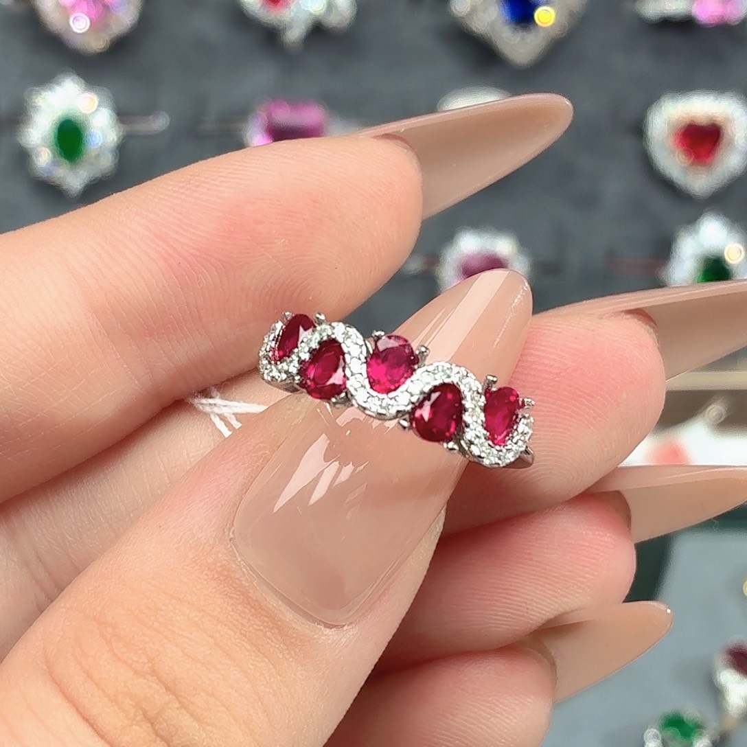 925银培育鸽血红色宝石