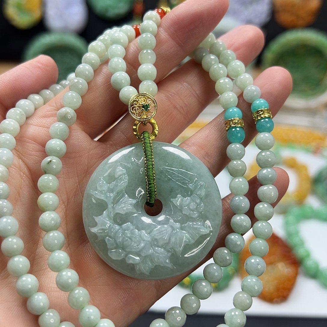 翡翠未镶嵌颈饰吊坠