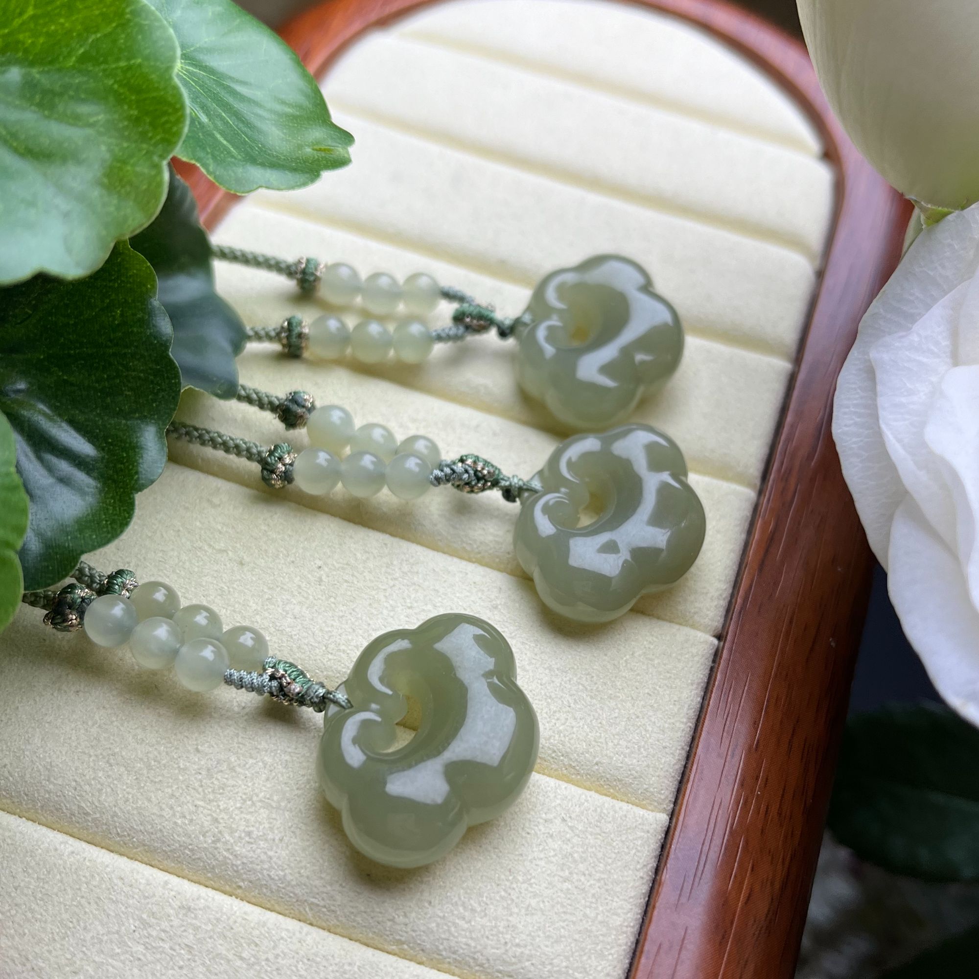 LGZ272天然和田玉百搭款如意吊坠 尺寸25*20*8.3mm 多样性发其一