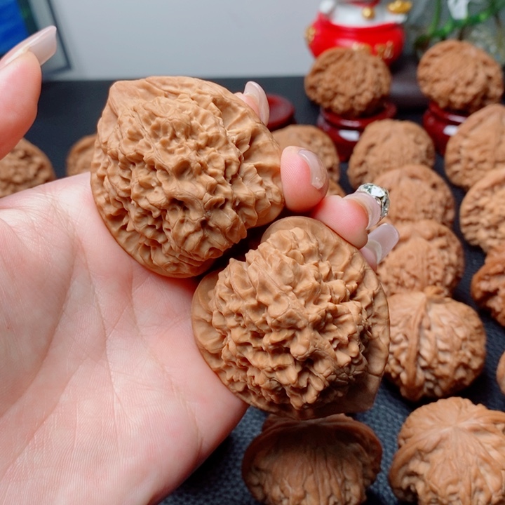 文玩核桃把件关帽45，52.2克