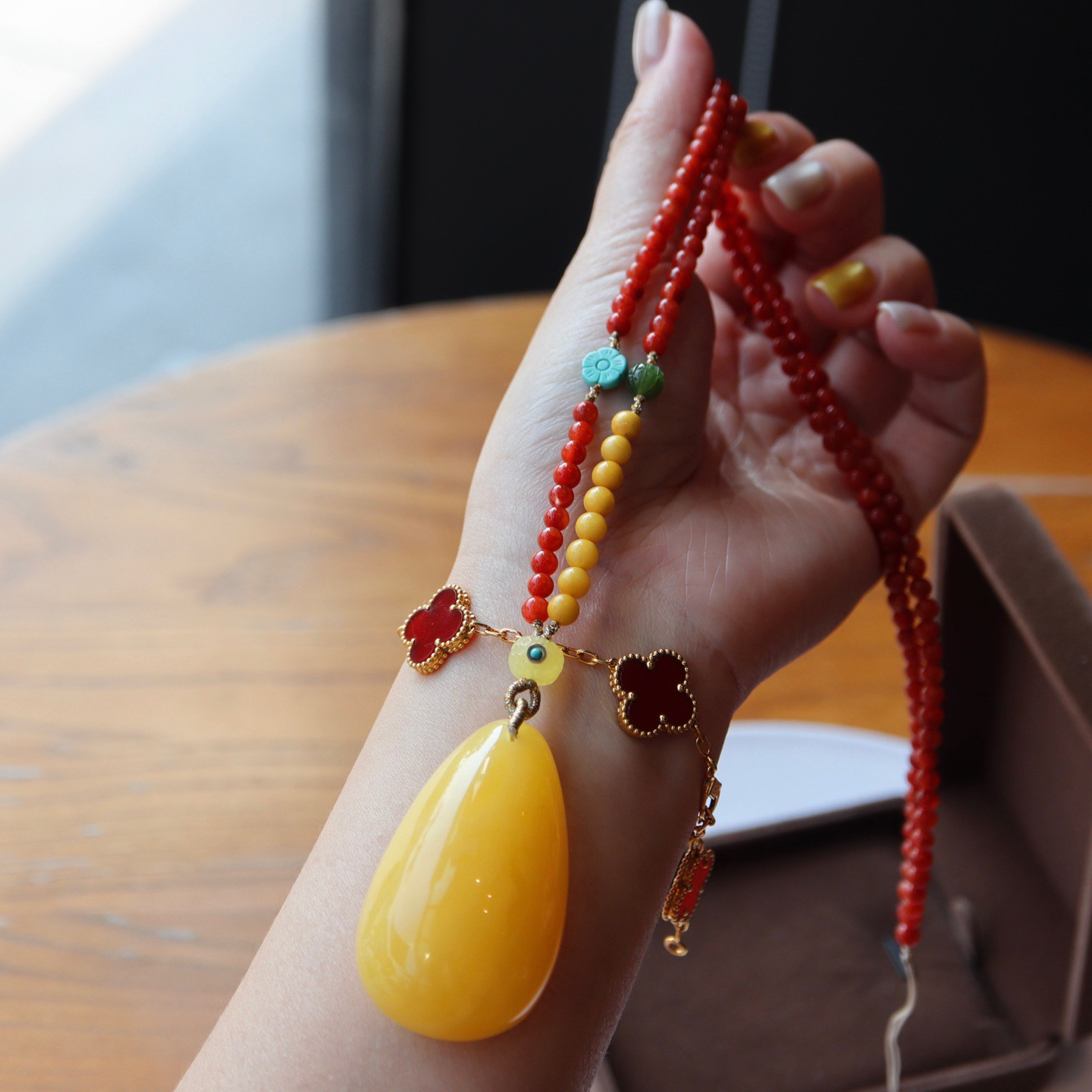 天然鸡油黄水滴毛衣链坠子蜡质浓郁手编上身精美珠宝玉器