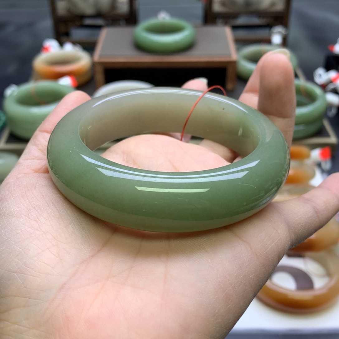 石英质玉未镶嵌手镯